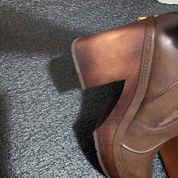 Korks Booties - Picture 6 of 8